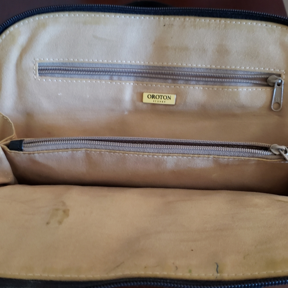 Oroton Handbag - Picture 4 of 6